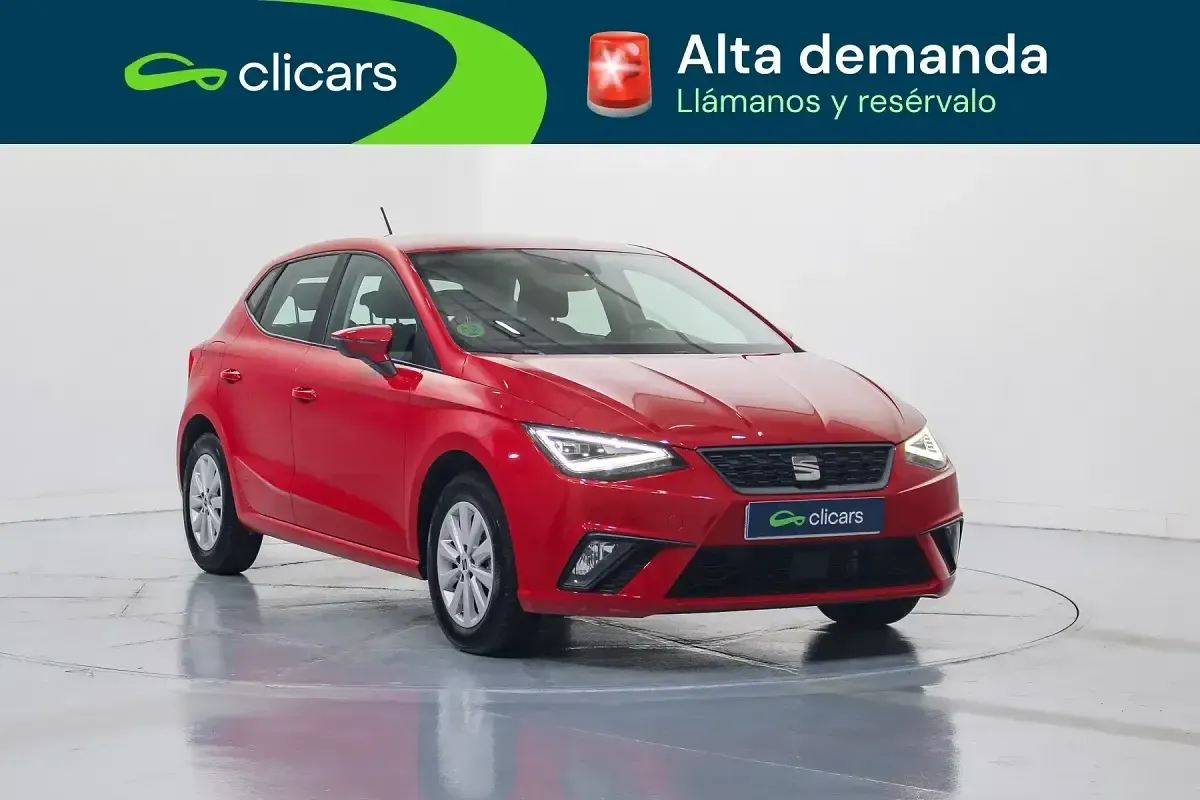 Usado Seat Ibiza Style 80 CV (58 kW) 2022 Rojo Utilitario