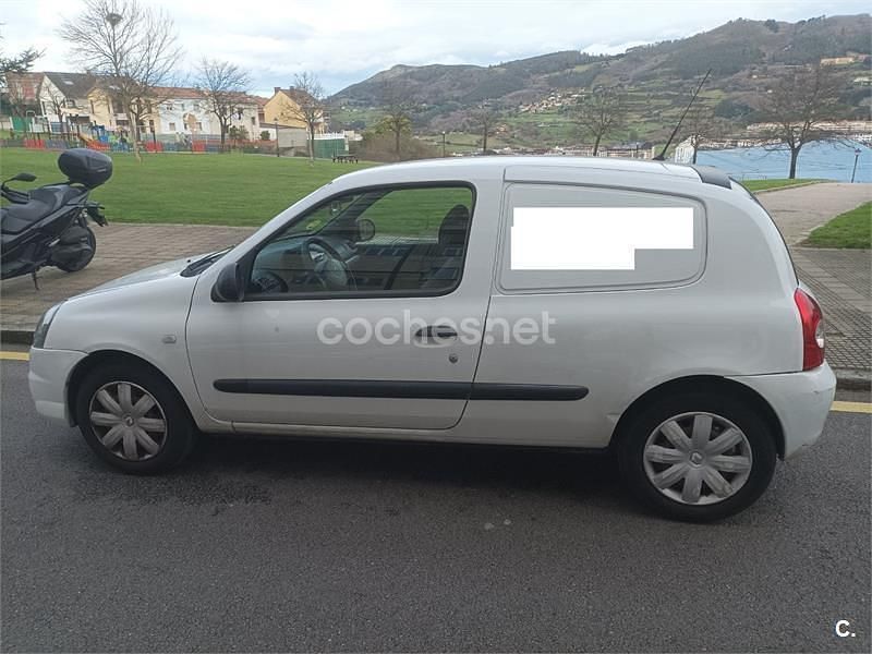 Blanco Usado 2009 Renault Clio II Authentique Berlina | 2200 € (Super precio) - Imagen 1/4