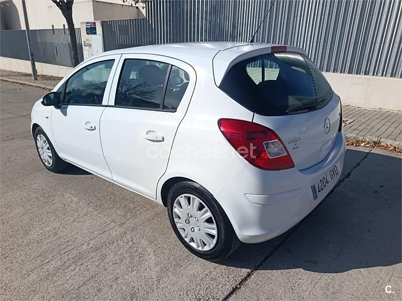 Usado Opel Corsa Essentia 75 CV (55 kW) 2010 Blanco Berlina