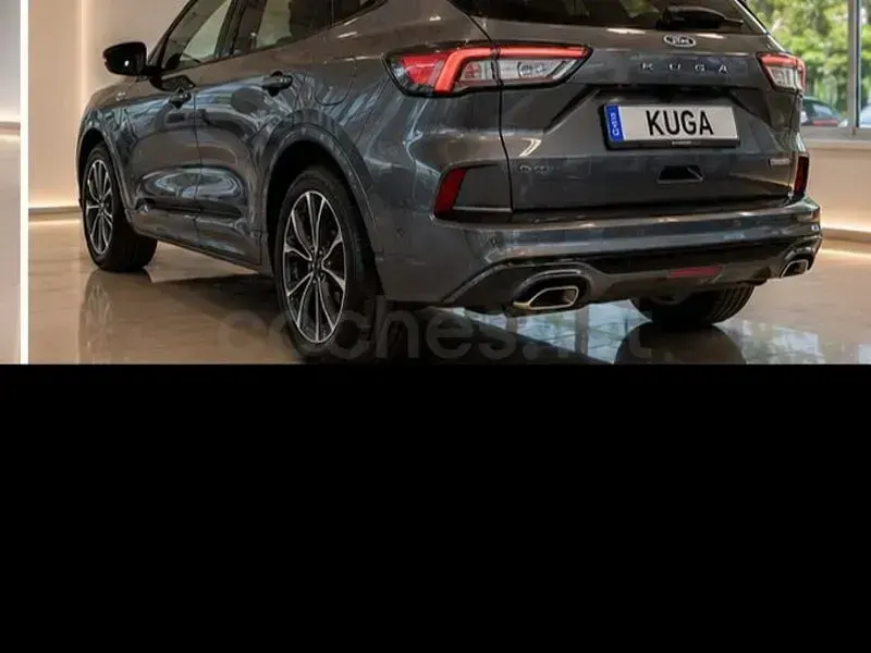 Usado Ford Kuga ST-Line 225 CV (165 kW) 2023 Verde SUV