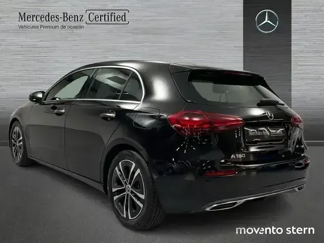 Usado Mercedes A180 Advanced 136 CV (100 kW) 2024 Negro Utilitario