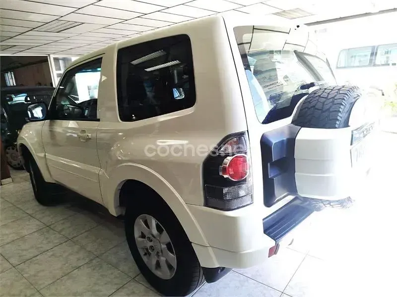 Usado Mitsubishi Montero Motion 200 CV (147 kW) 2014 Beige SUV