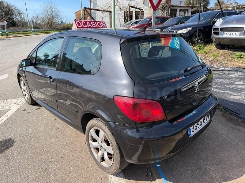 Usado Peugeot 307 110 CV (80 kW) 2002 Negro Berlina