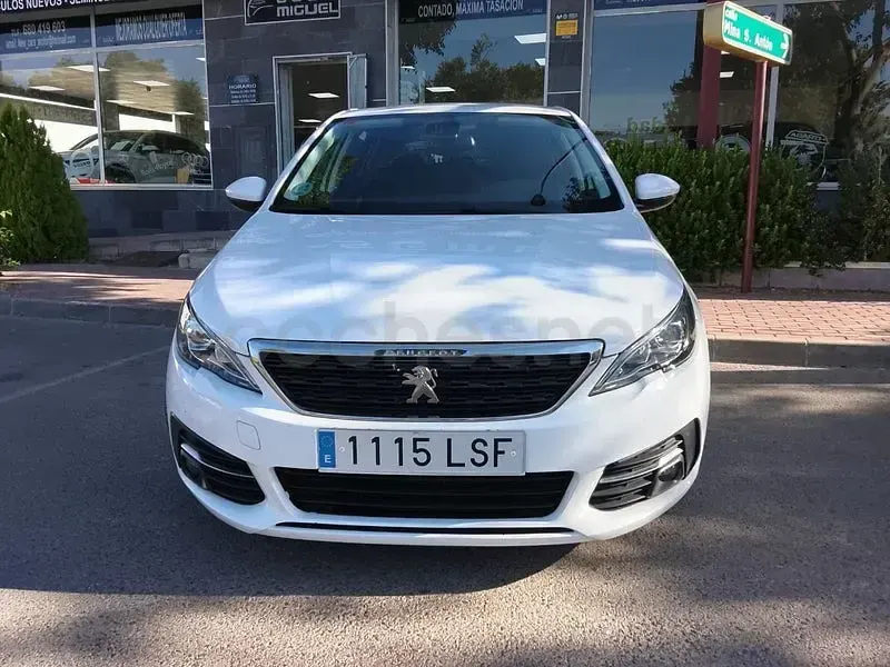 Usado Peugeot 308 Style 130 CV (95 kW) 2021 Blanco Berlina