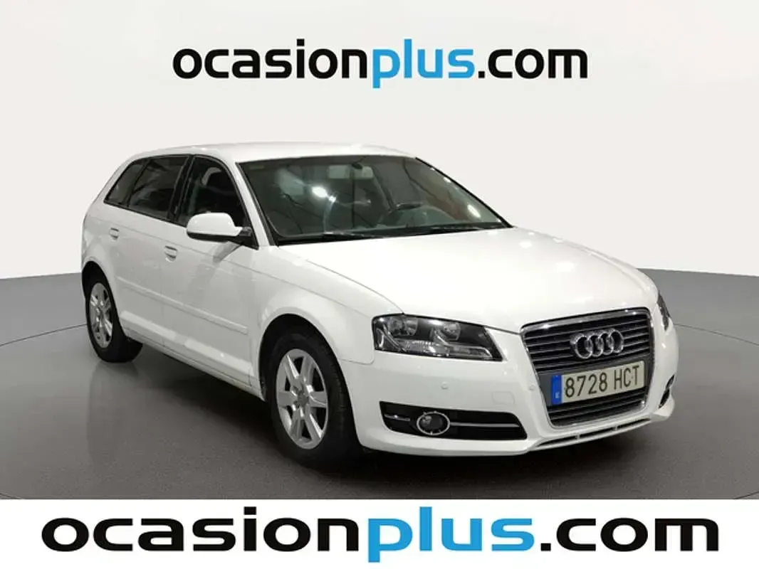 Usado Audi A3 Sportback Attraction 105 CV (77 kW) 2011 Blanco Utilitario