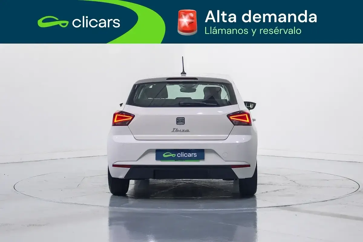 Usado Seat Ibiza Style 110 CV (80 kW) 2022 Blanco Utilitario