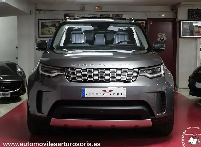 Usado Land Rover Discovery HSE 300 CV (220 kW) 2021 Gris / plata SUV