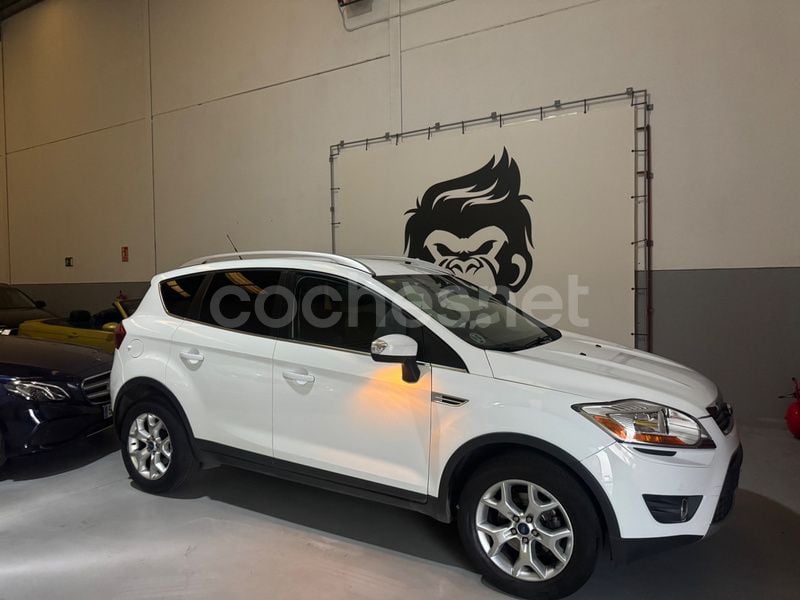 Blanco Usado 2011 Ford Kuga Titanium S SUV | 6550 € - Imagen 1/4