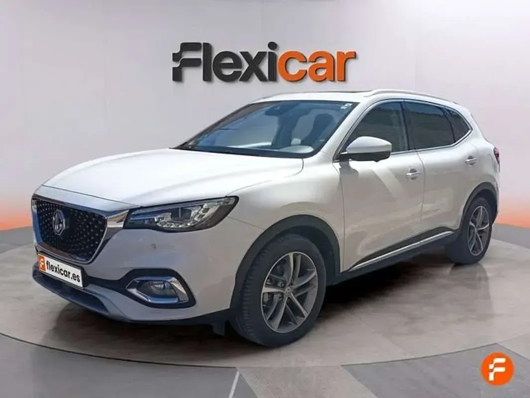 Käytetty MG HS Luxury 162 HP (119 kW) 2023 Valkoinen Katumaasturi