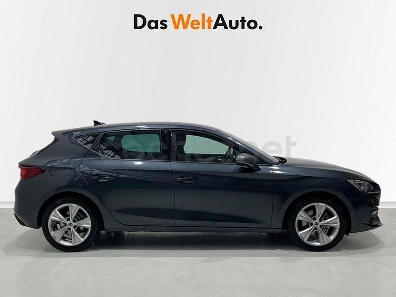 Usado Seat Leon FR 110 CV (80 kW) 2024 Gris Berlina