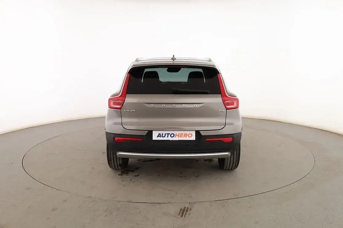 Usado Volvo XC40 Business Edition 150 CV (110 kW) 2020 Dorado SUV