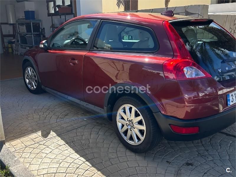 Usado Volvo C30 Momentum 145 CV (106 kW) 2008 Granate Utilitario
