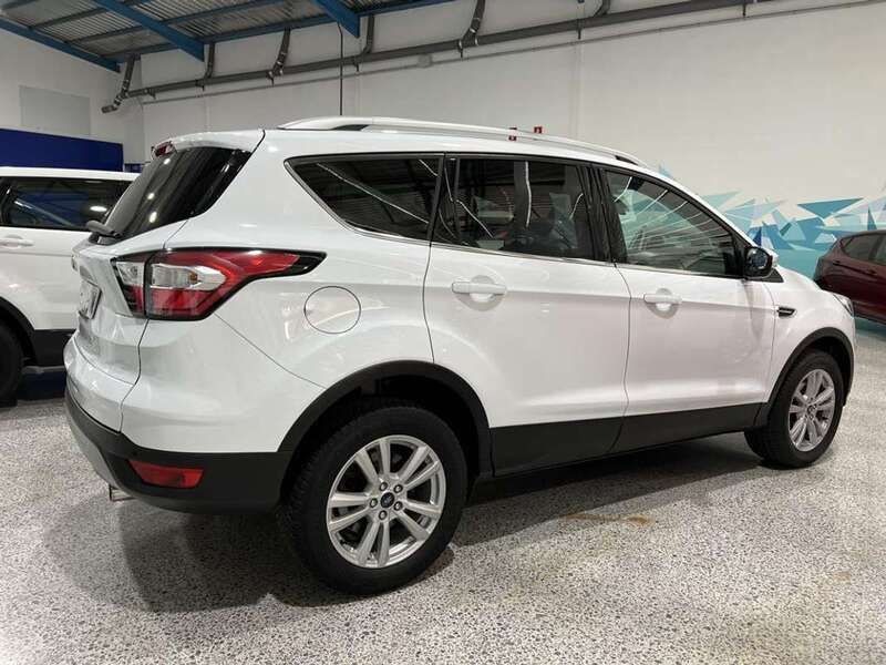 Usado Ford Kuga Trend+ 120 CV (88 kW) 2019 Blanco SUV