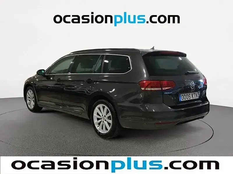Usado VW Passat Advance 150 CV (110 kW) 2019 Gris / plata Familiar