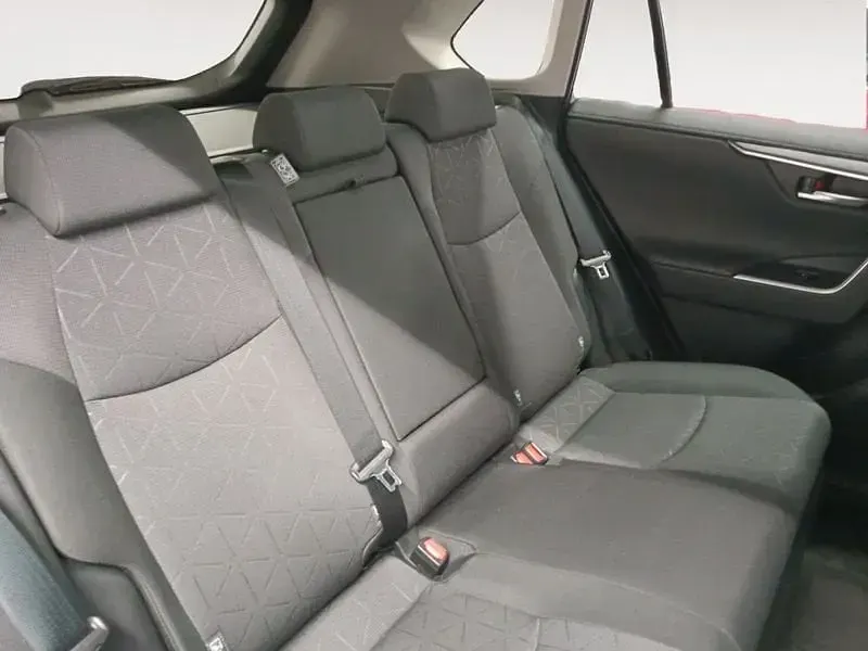 Usado Toyota RAV4 Advance 218 CV (160 kW) 2025 Gris SUV