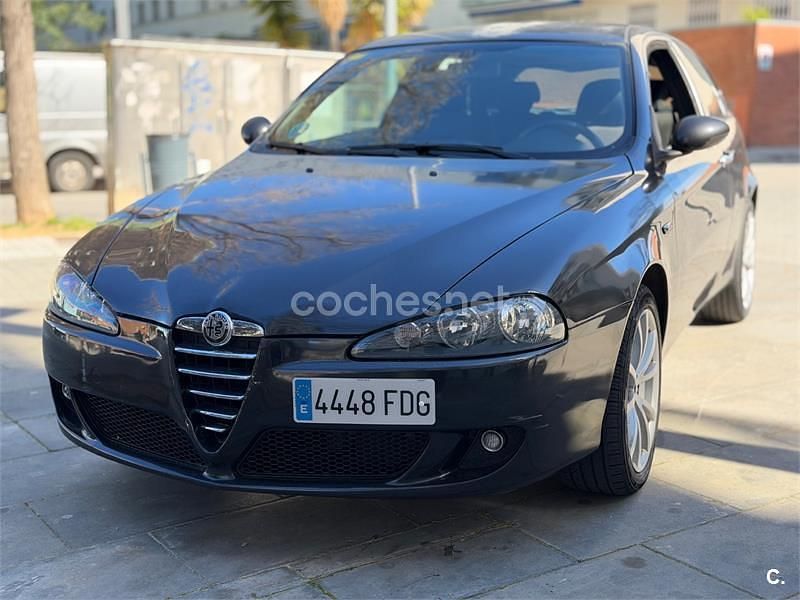 Usado Alfa Romeo 147 105 CV (77 kW) 2007 Negro Utilitario