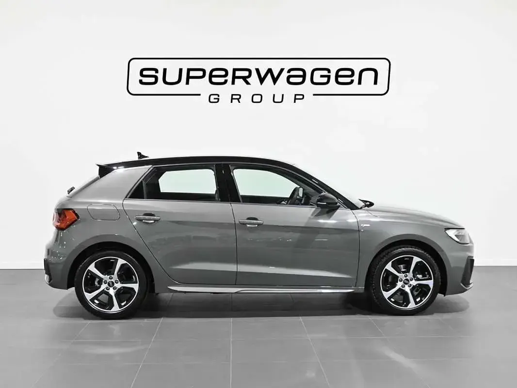 Usado Audi A1 Sportback 116 CV (85 kW) 2025 Gris Utilitario