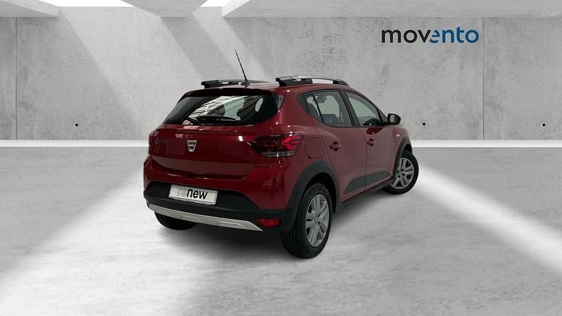 Usado Dacia Sandero Comfort 91 CV (66 kW) 2022 Rojo Berlina