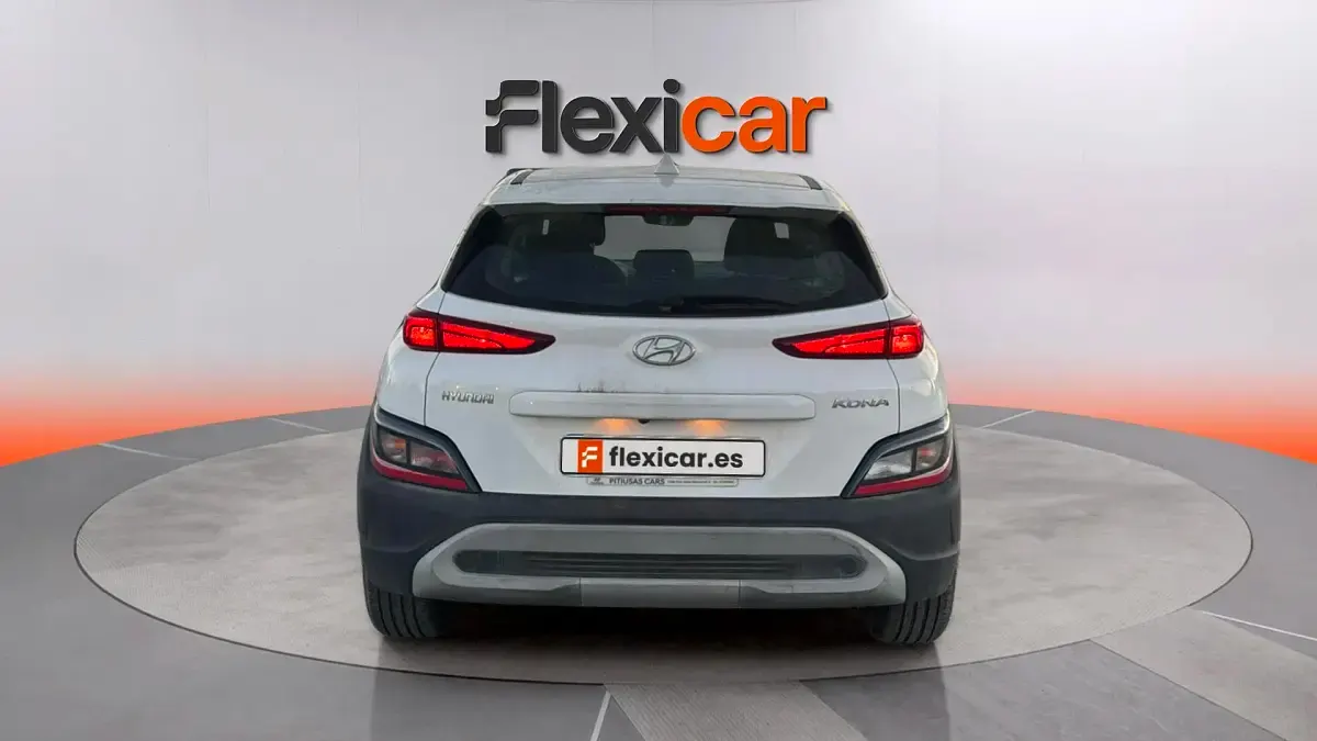Usado Hyundai Kona 120 CV (88 kW) 2021 Gris SUV