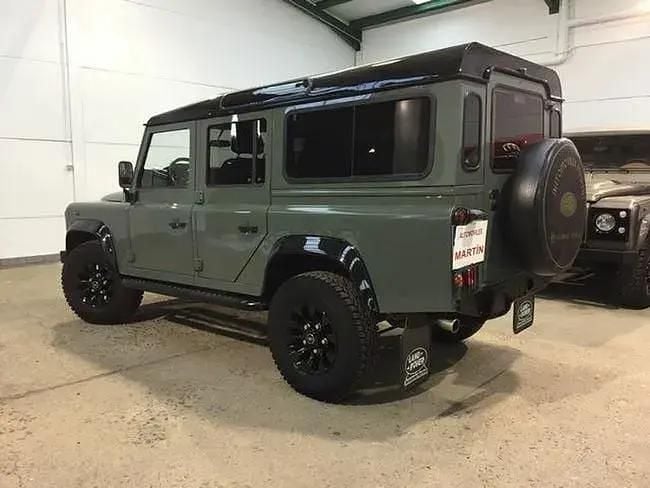 Usado Land Rover Defender 122 HP (89 kW) 2013 Verde SUV