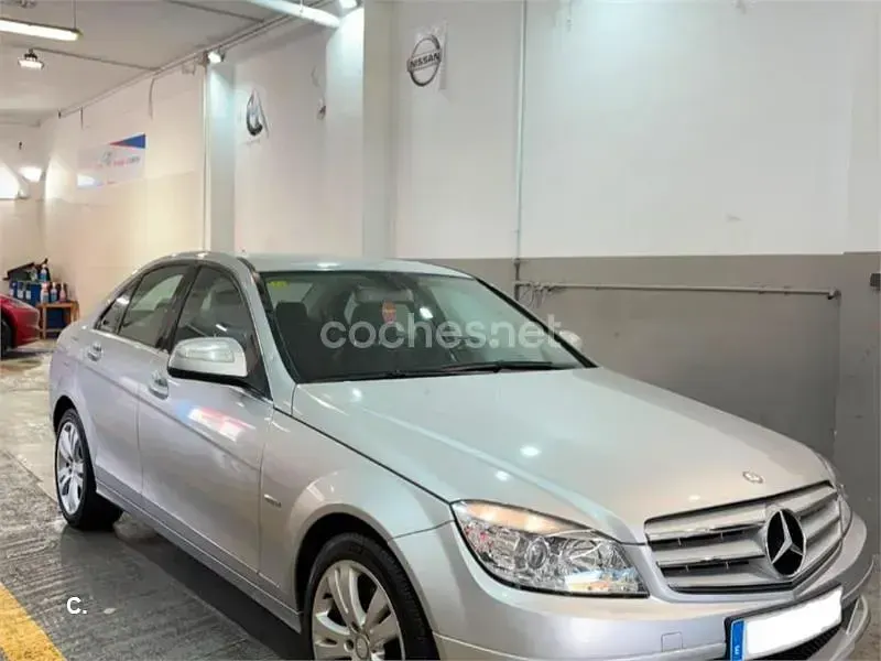 Usado Mercedes C220 Avantgarde 150 CV (110 kW) 2008 Blanco Berlina