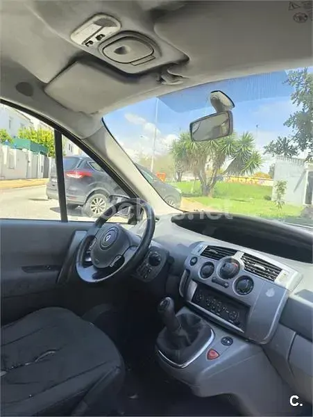 Usado Renault Scénic Dynamique 85 CV (62 kW) 2007 Beige Monovolumen