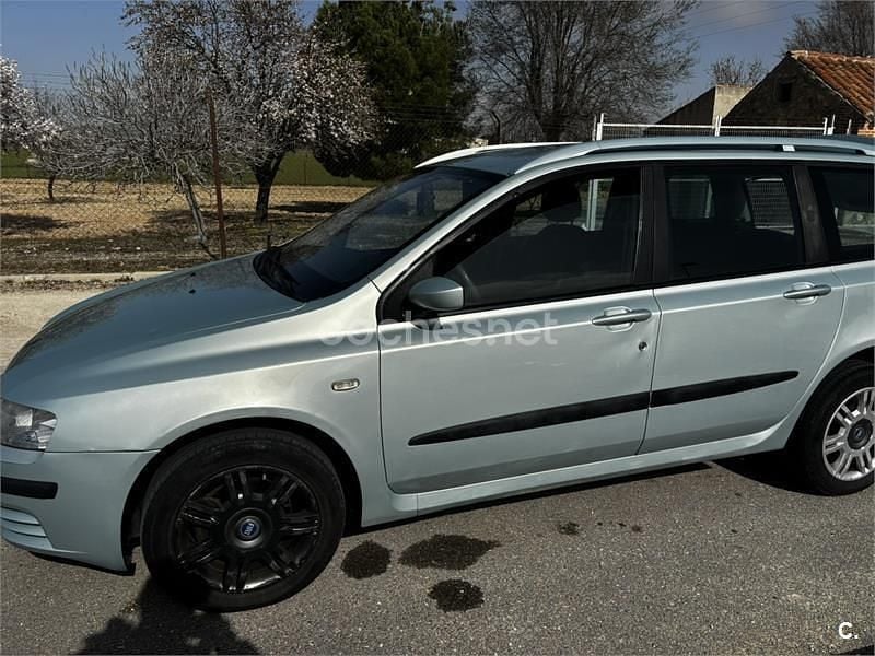 Usado Fiat Stilo Active 115 CV (84 kW) 2003 Gris / plata Berlina