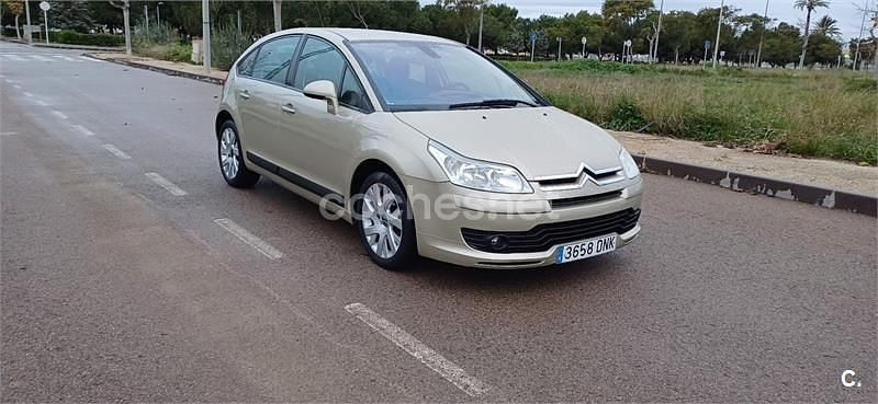 Beige Usado 2005 Citroën C4 Exclusive Berlina | 3500 € (Caro) - Imagen 1/4