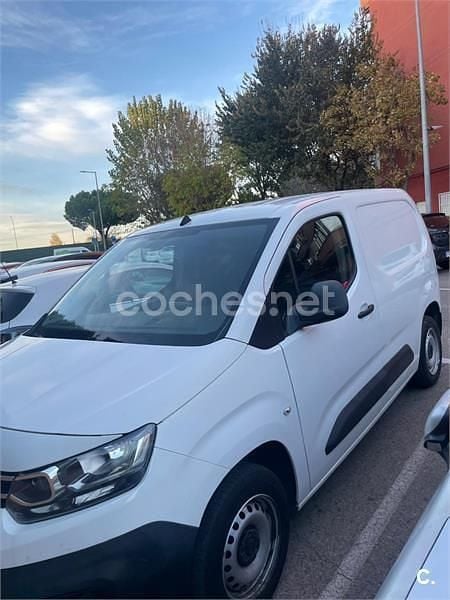 Usado Citroën Berlingo Live 75 CV (55 kW) 2019 Blanco Monovolumen