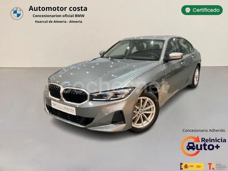 Gris / plata Usado 2024 BMW 320e Berlina | 41.900 € (Un poco caro) - Imagen 1/4