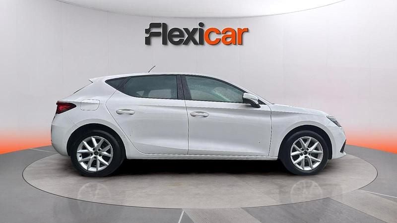 Usado Seat Leon Style 116 CV (85 kW) 2021 Blanco Utilitario