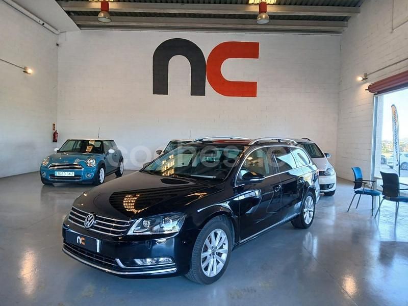 Negro Usado 2011 VW Passat Highline Familiar | 11.500 € (Precio justo) - Imagen 1/4