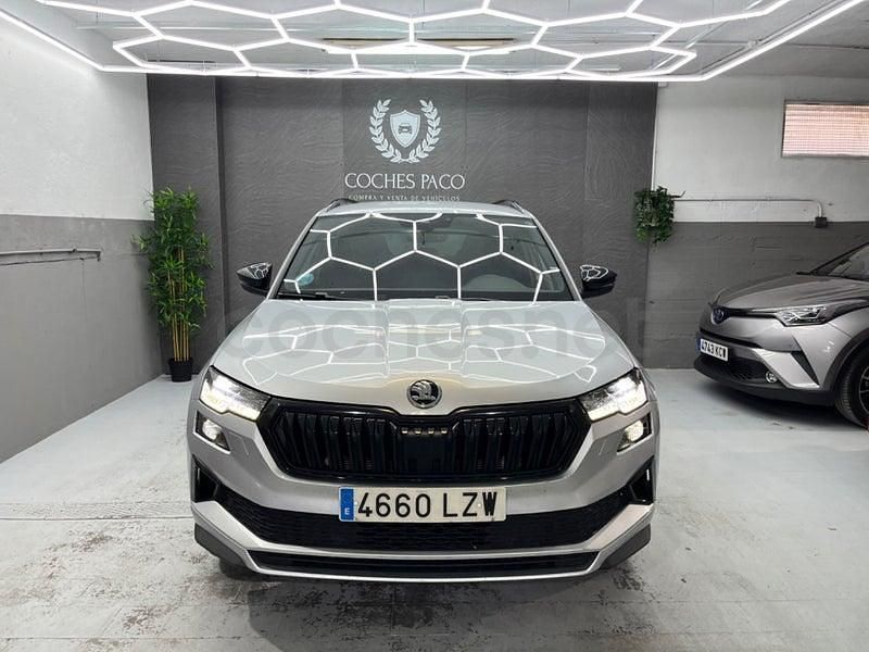 Usado Skoda Karoq SportLine 150 CV (110 kW) 2022 Gris / plata SUV