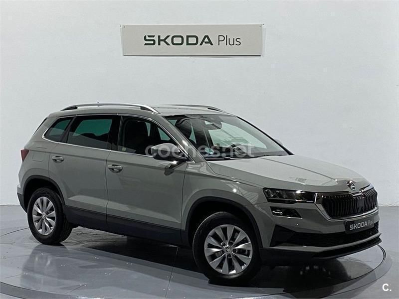 Gris / plateado Usado 2024 Skoda Karoq Selection SUV | 27.200 € (Precio justo) - Imagen 1/4