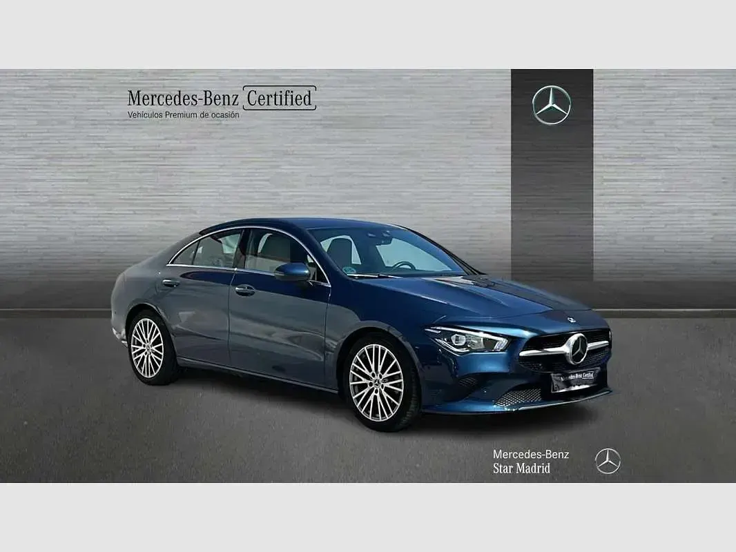 Usado Mercedes CLA180 136 CV (100 kW) 2023 Azul Berlina