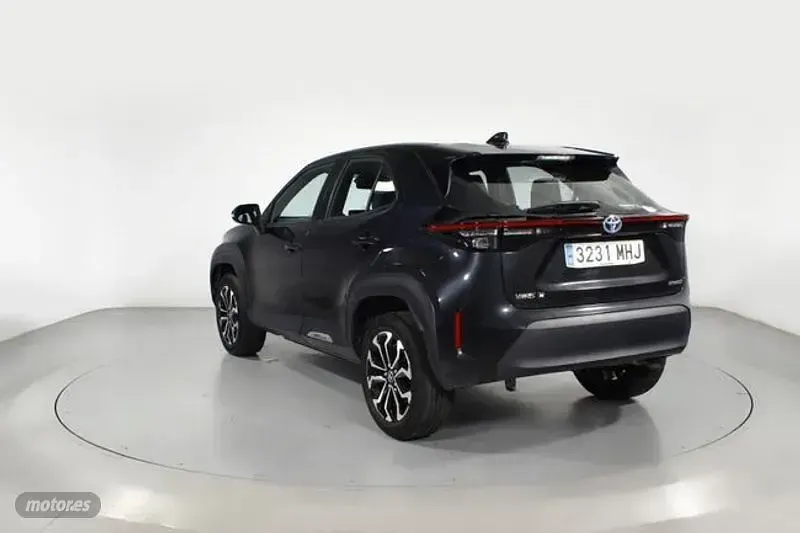 Usado Toyota Yaris Cross Active 116 CV (85 kW) 2023 Negro SUV