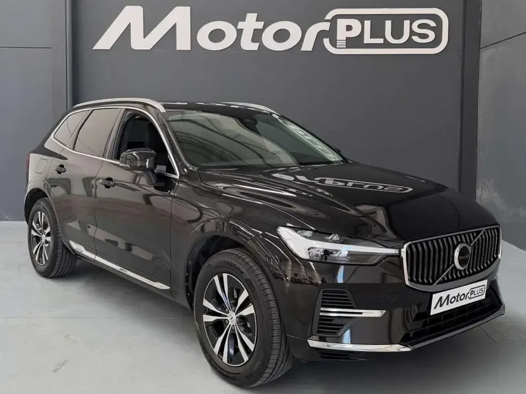 Usado Volvo XC60 Plus 351 CV (258 kW) 2023 Negro SUV