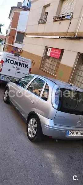 Usado Opel Corsa Cosmo 80 CV (58 kW) 2005 Gris / plata Utilitario