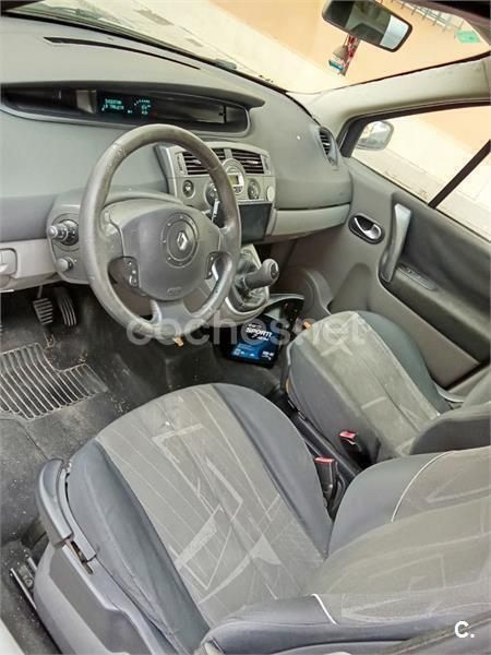 Gris / plata Usado 2005 Renault Scénic II Authentique Monovolumen | 2500 € (Precio justo) - Imagen 1/4