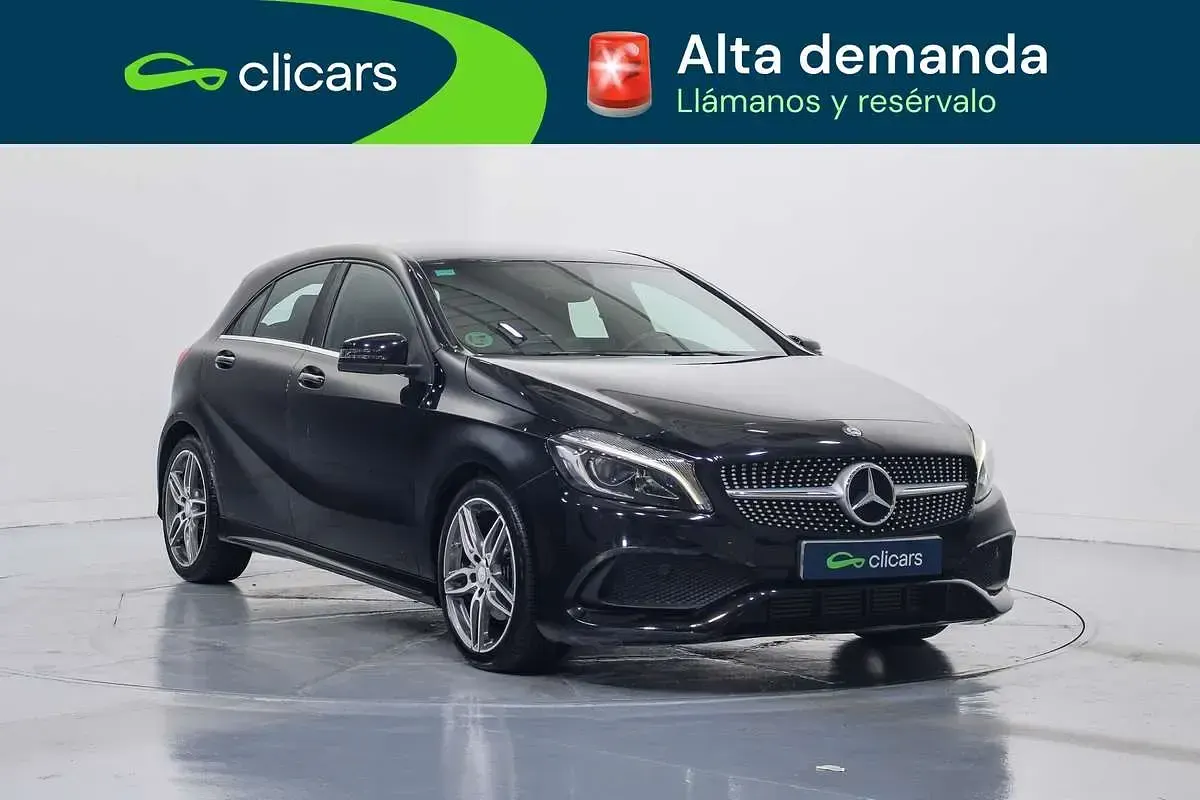 Usado Mercedes A180 109 CV (80 kW) 2017 Negro Utilitario