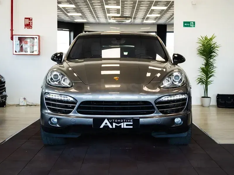 Usado Porsche Cayenne 245 CV (180 kW) 2012 Gris / plata SUV