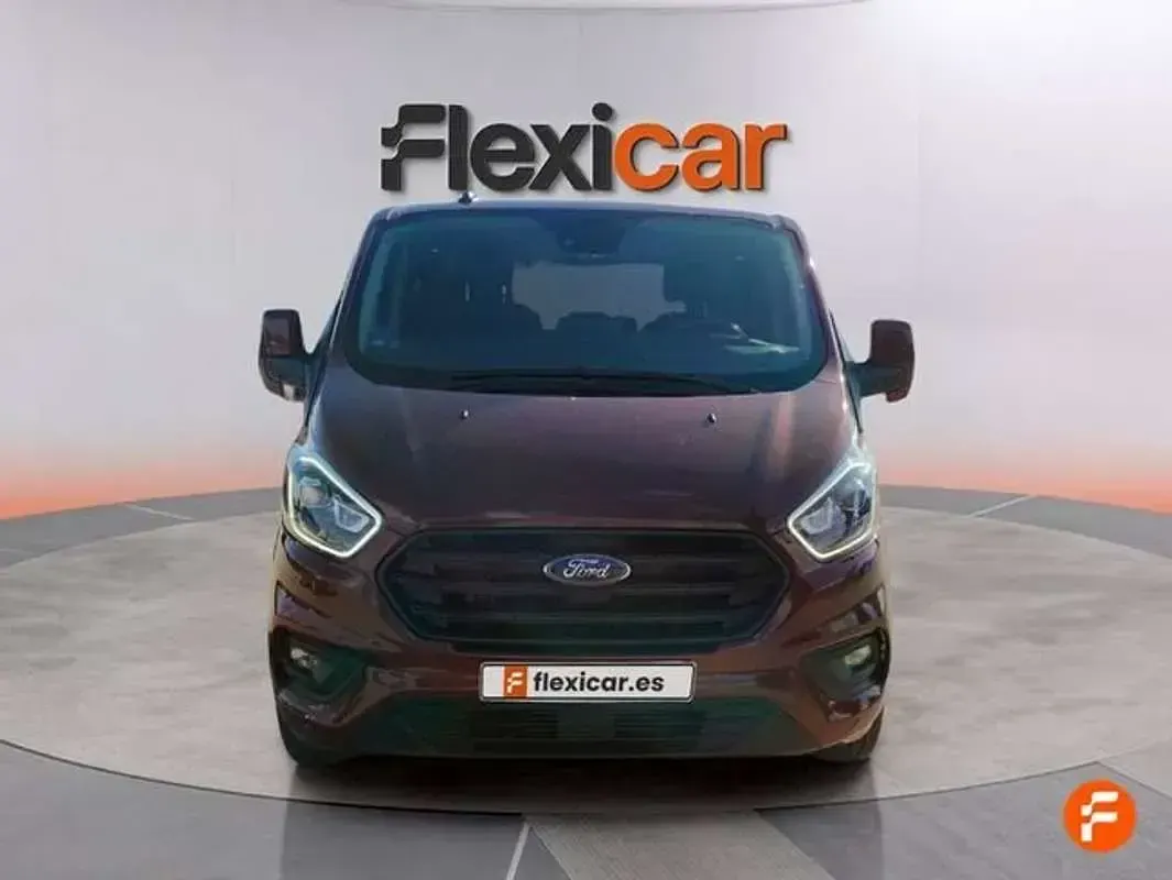 Usado Ford Tourneo Titanium 131 CV (96 kW) 2020 Rojo Monovolumen
