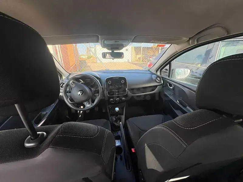 Usado Renault Clio IV Business 75 CV (55 kW) 2019 Blanco Berlina