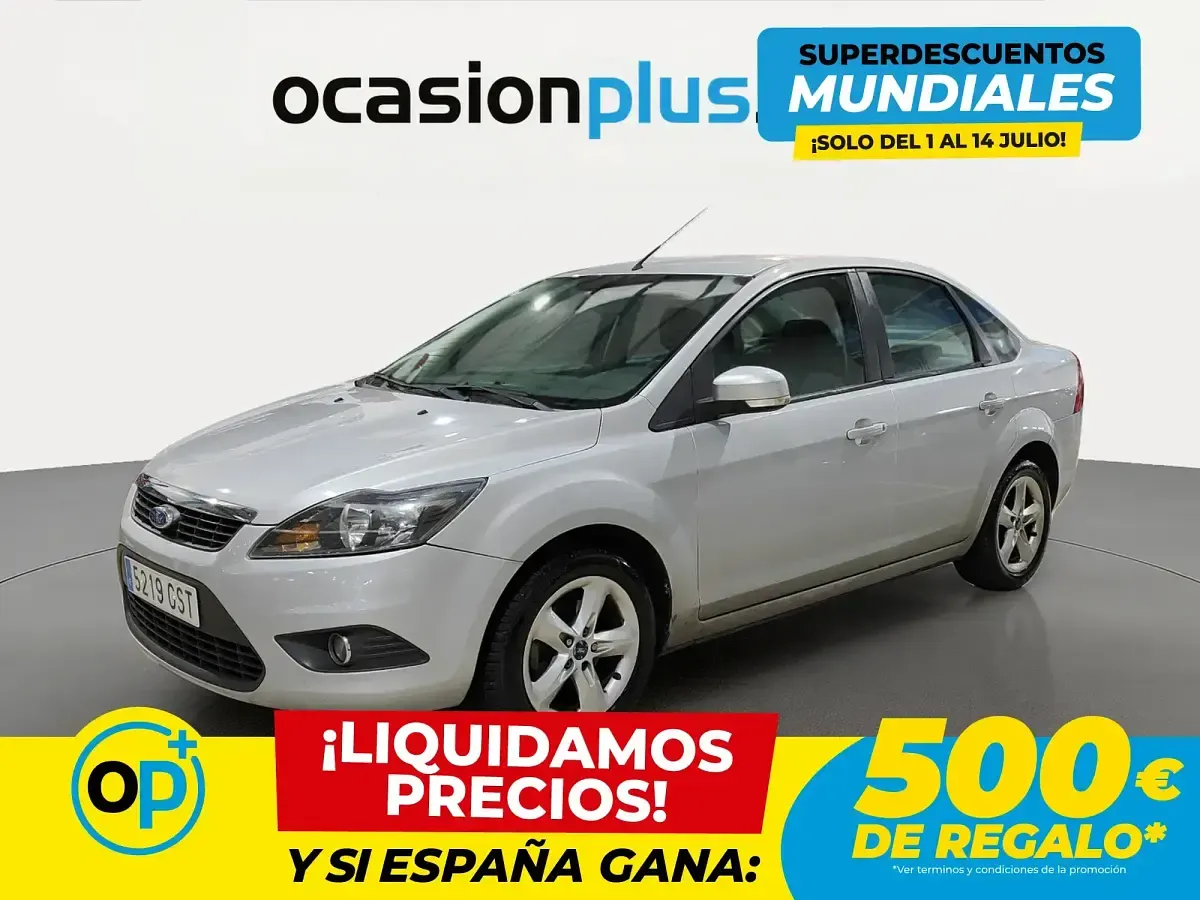 Usado Ford Focus Trend 90 CV (66 kW) 2010 Gris Berlina