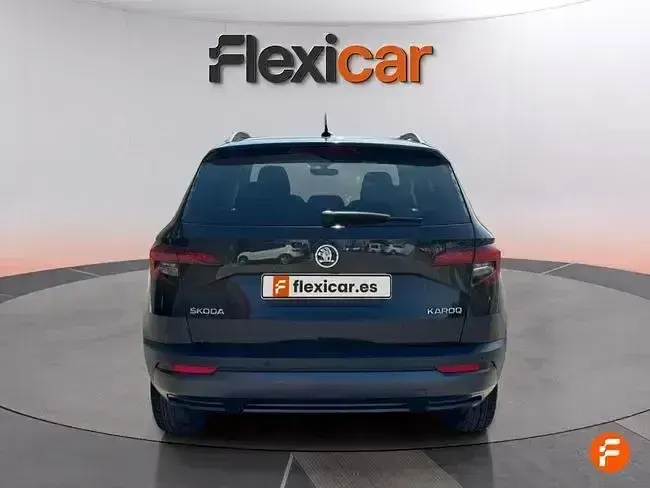 Usado Skoda Karoq Style 150 CV (110 kW) 2018 Negro SUV