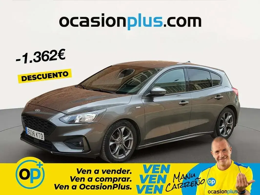 Usado Ford Focus ST-Line 120 CV (88 kW) 2019 Gris Utilitario