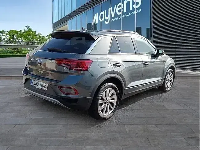 Usado VW T-Roc 150 CV (110 kW) 2025 Gris SUV