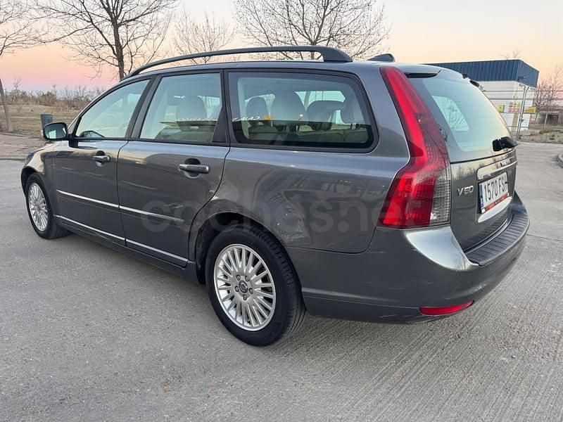 Usado Volvo V50 Momentum 136 CV (100 kW) 2008 Gris / plata Familiar