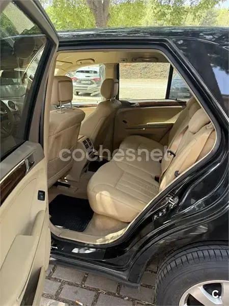 Usado Mercedes ML320 224 CV (164 kW) 2007 Negro SUV