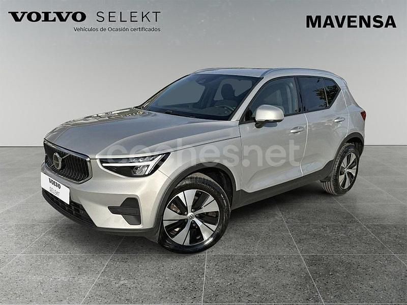 Plateado Usado 2023 Volvo XC40 Core SUV | 33.500 € (Un poco caro) - Imagen 1/4